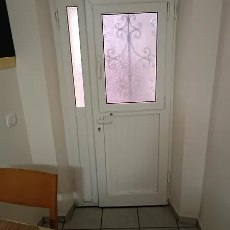 Two-storey Maisonette Next To The Port * Mantouki